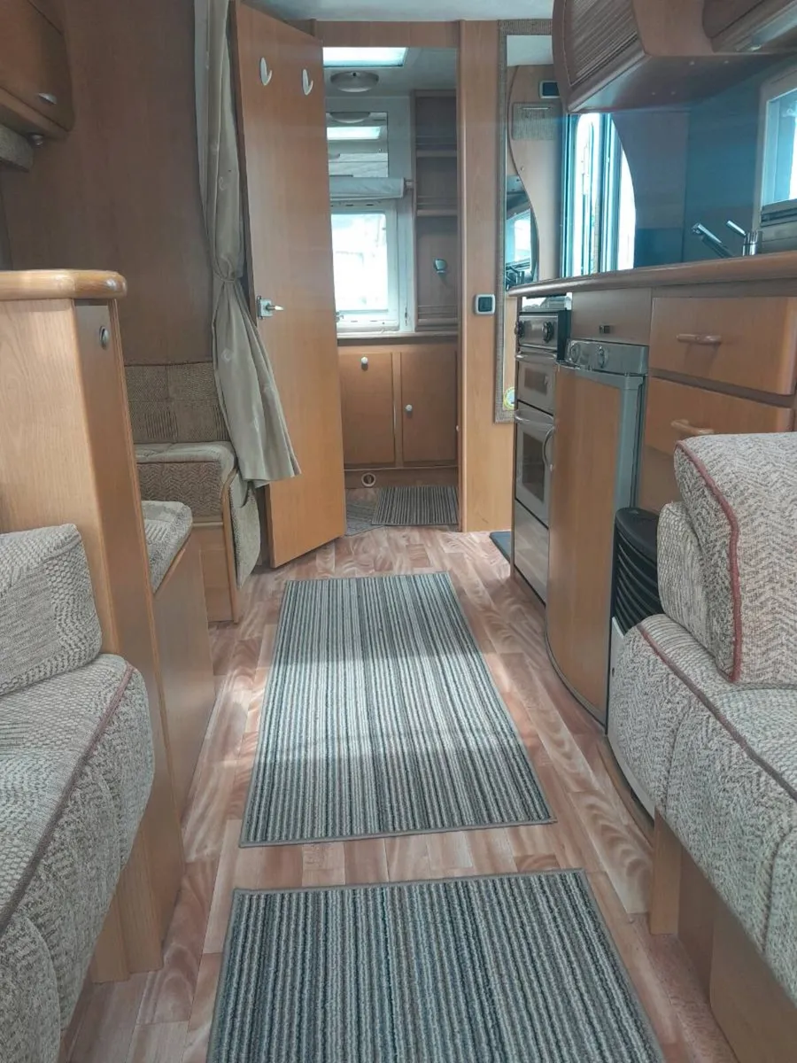 Caravan - Image 3