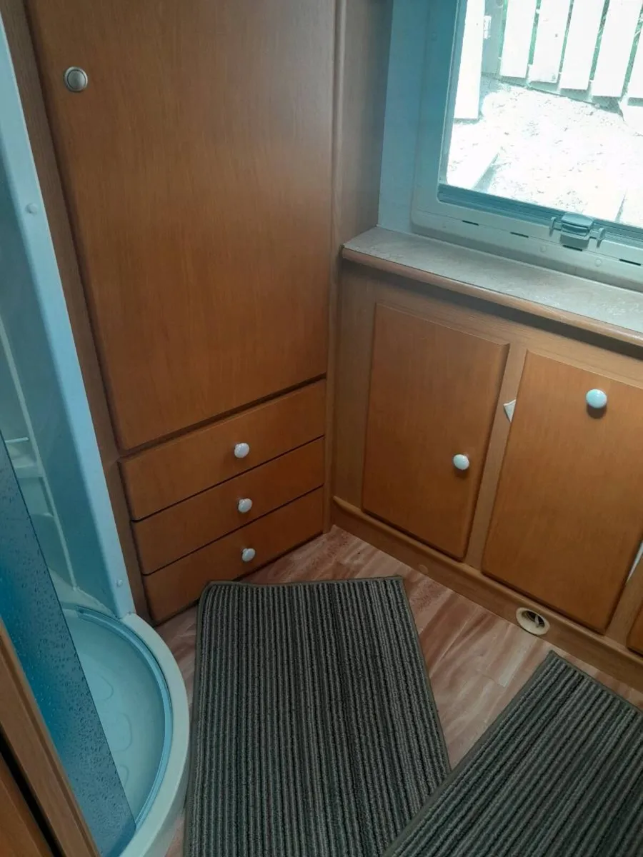 Caravan - Image 4