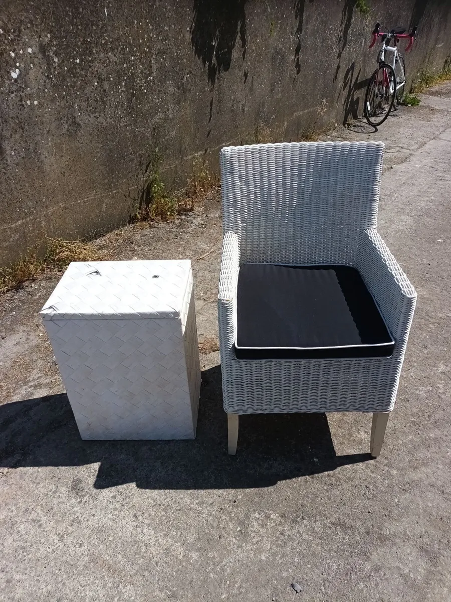 Bedroom chair and blanket box - Image 3