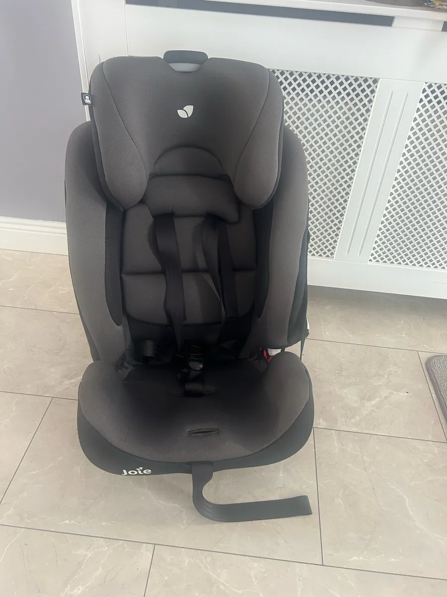 Joie Bold Isofix group 1/2/3 Car Seat 9-36kg - Image 1