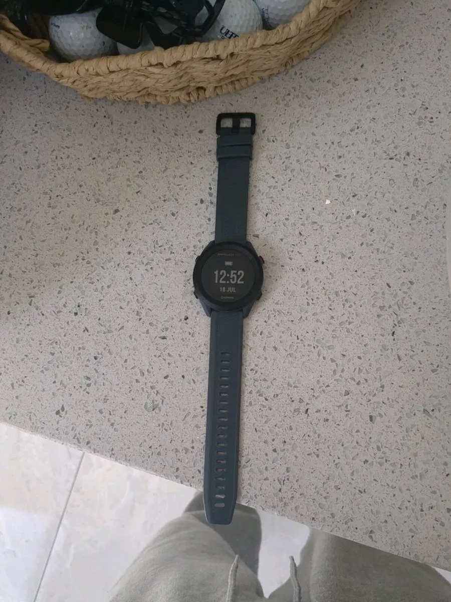 Garmin golf watch - Image 3