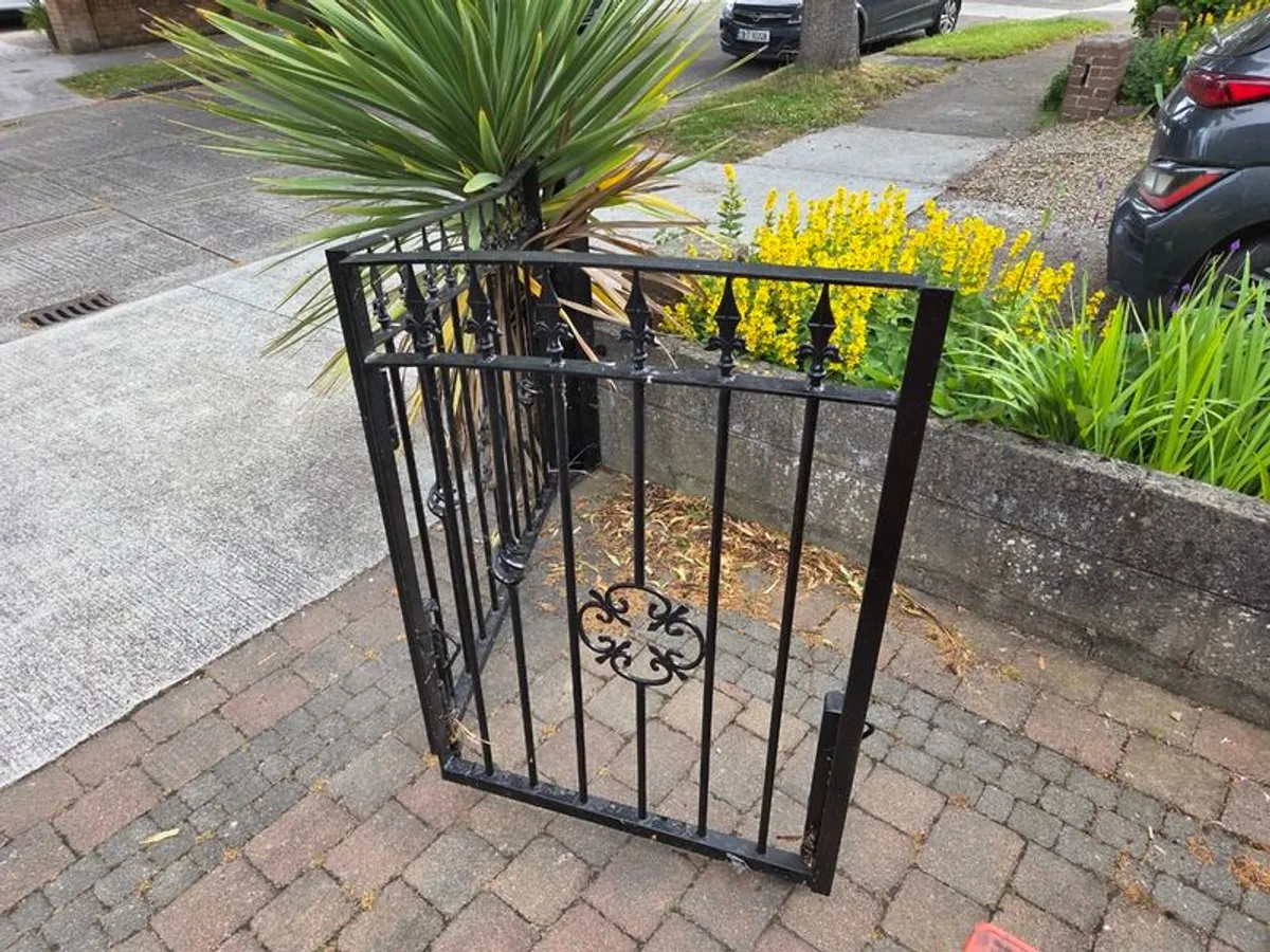 Gates - Image 3