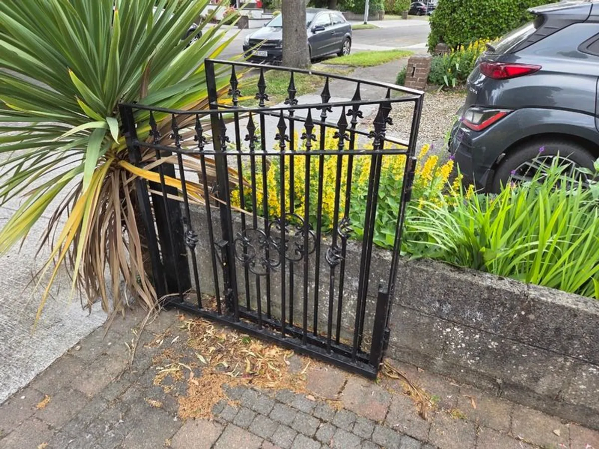 Gates - Image 4