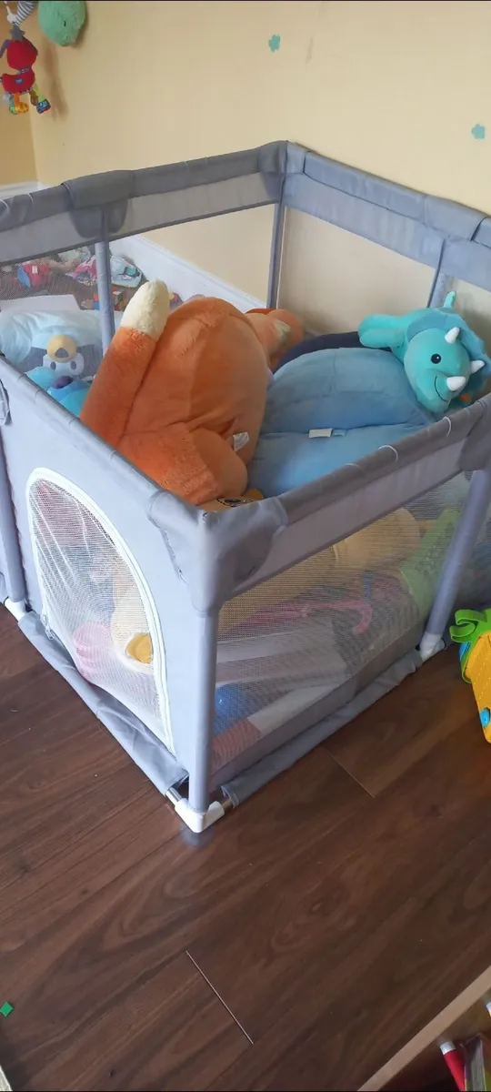 playpen - Image 2