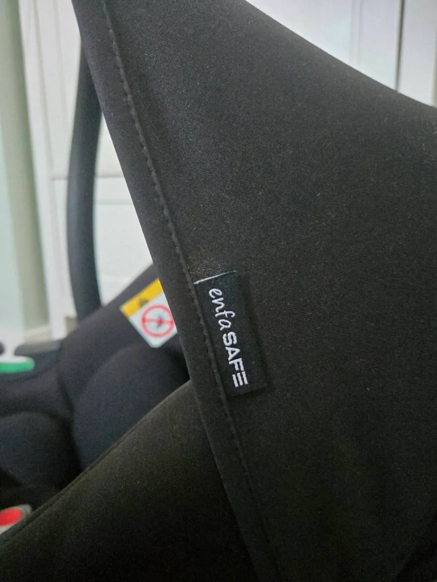 EnfaSafe i-Size R129 Car Seat Black
With Isofix - Image 2