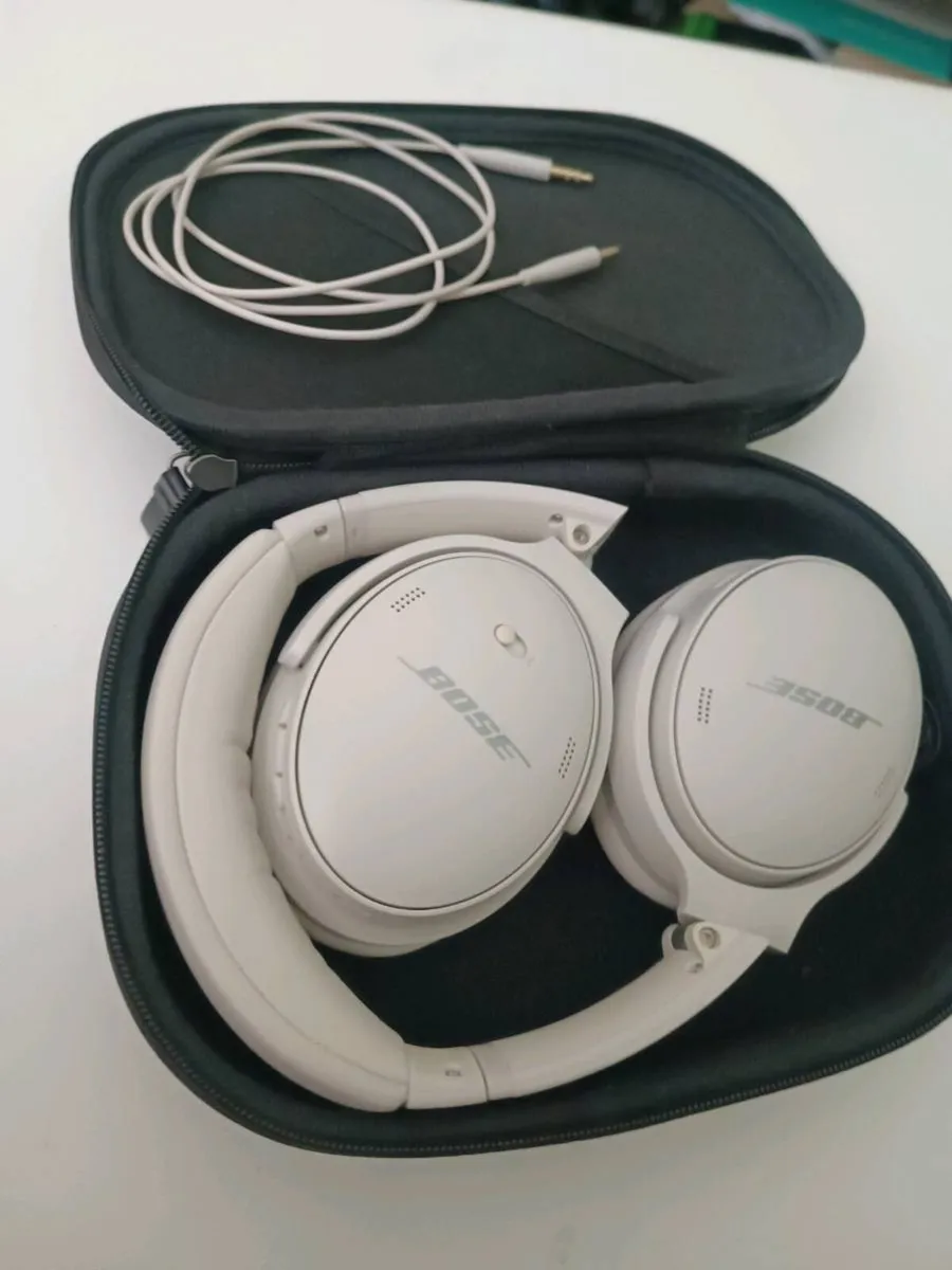 Bose QC45 perfect condition - Image 1