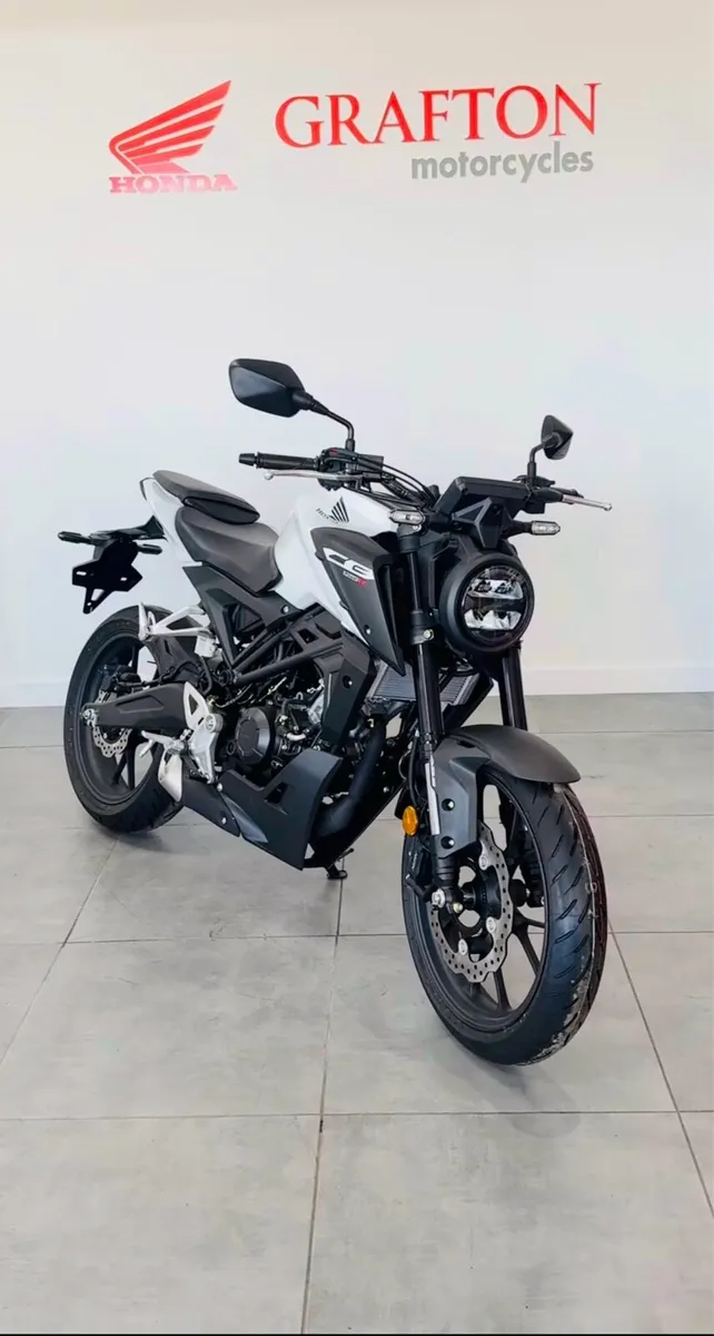 Motorcycle Honda CB125R 2025 – like new - Image 4