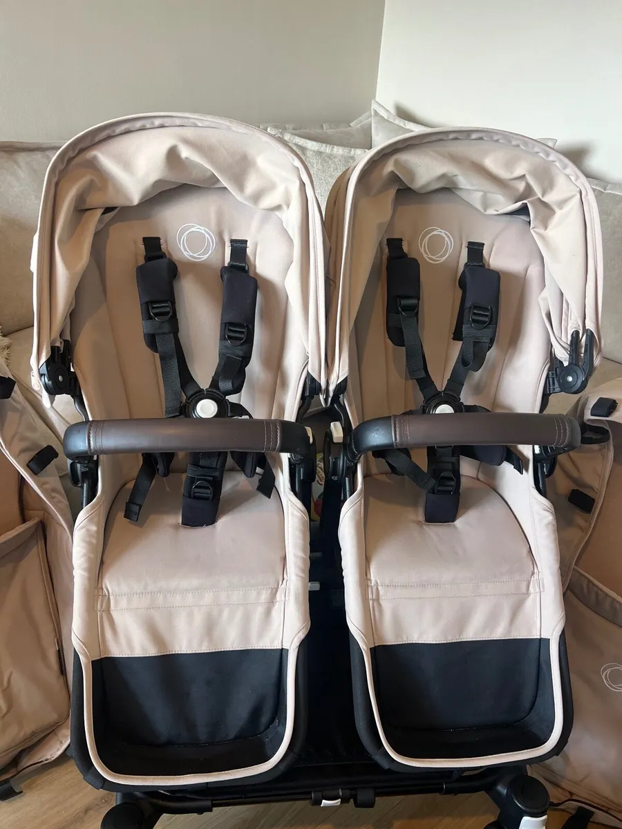 Bugaboo Donkey 5 Twin pram includes complete kit - Image 3