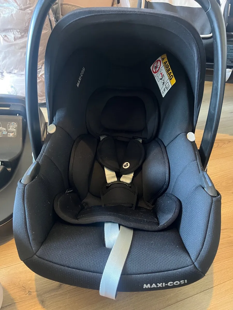 Bugaboo Donkey 5 Twin pram includes complete kit - Image 2