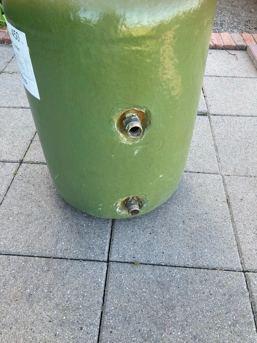 Hot water cylinder with immersion - Image 4