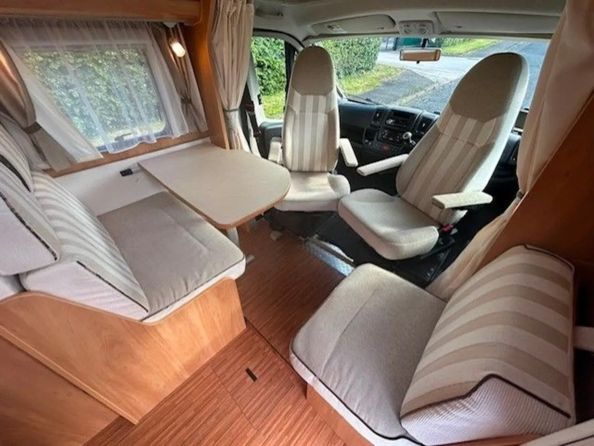 2013 DETHLEFFS GLOBEBUS T4 LOW PROFILE MOTORHOME - Image 2
