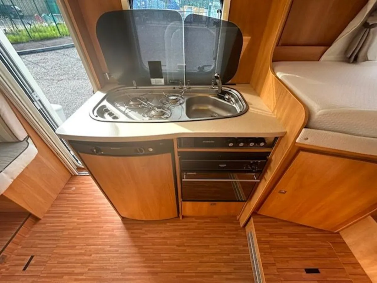 2013 DETHLEFFS GLOBEBUS T4 LOW PROFILE MOTORHOME - Image 3