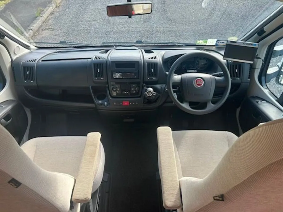 2013 DETHLEFFS GLOBEBUS T4 LOW PROFILE MOTORHOME - Image 4