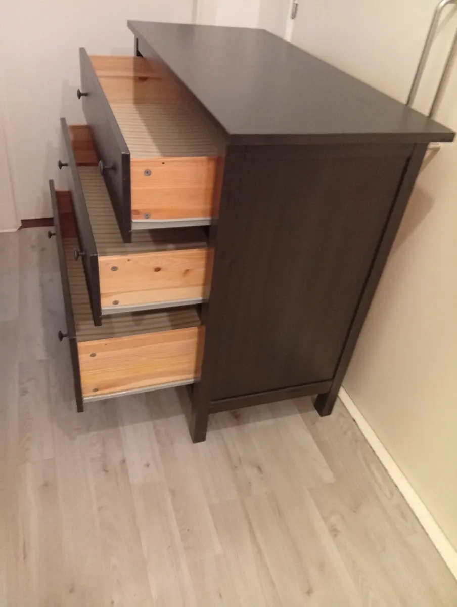 Solid wood Quality Roomy chest of drawersrs - Image 4