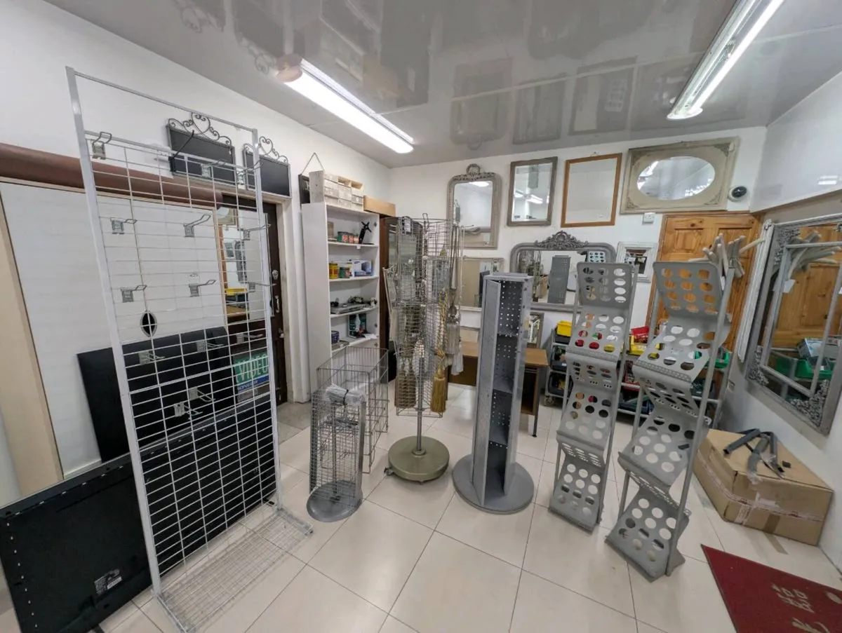 Point of sale/display units