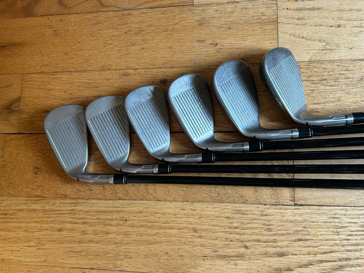 Taylormade Stealth irons 5 to PW regular graphite - Image 1