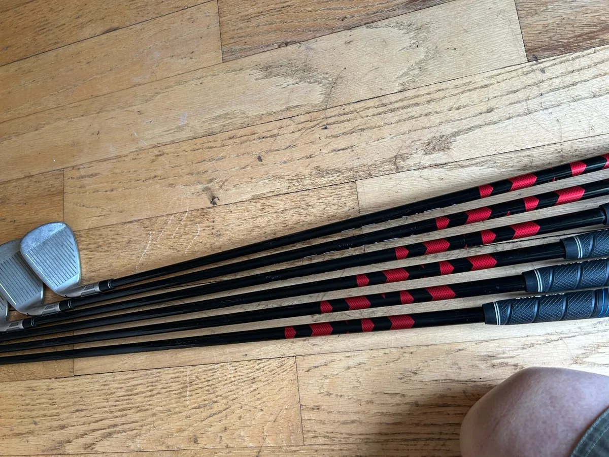 Taylormade Stealth irons 5 to PW regular graphite - Image 4
