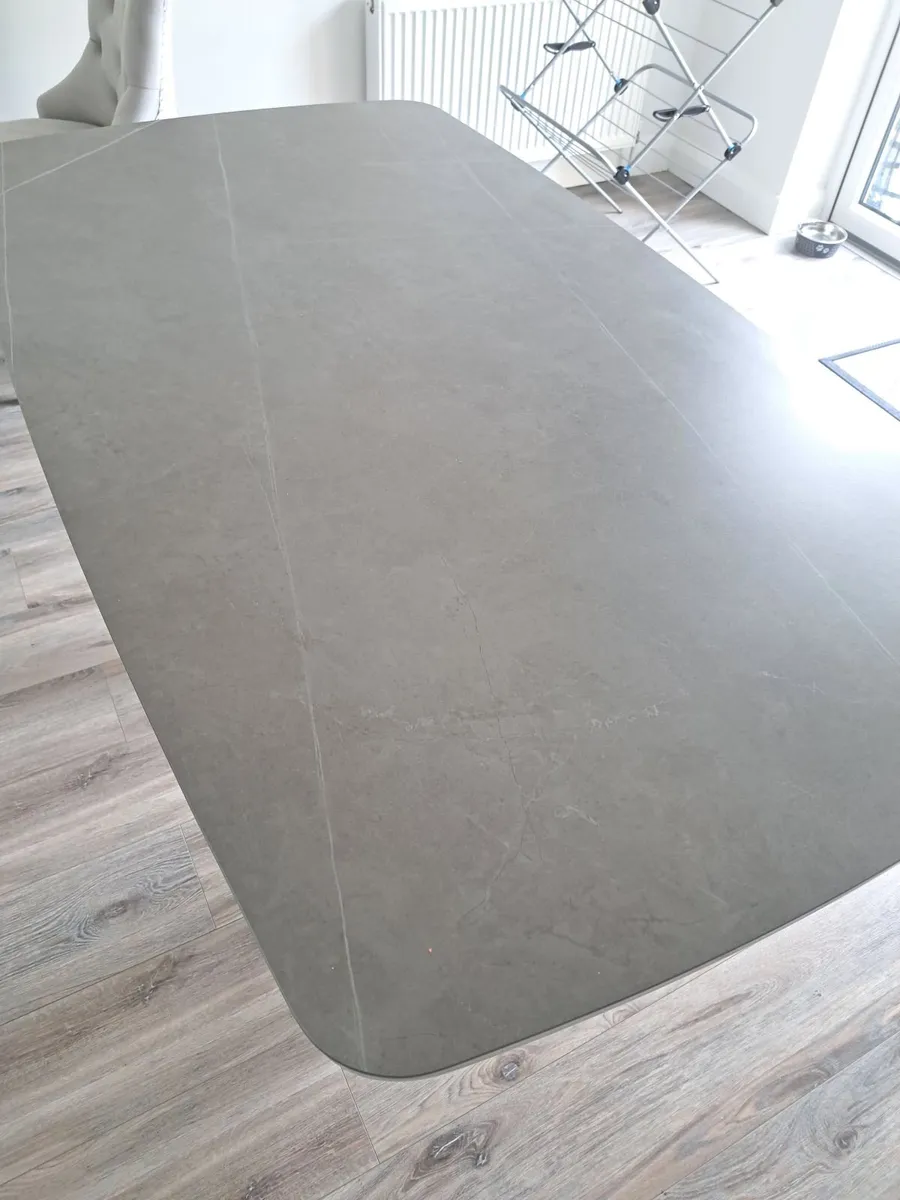 Dining table - Image 4
