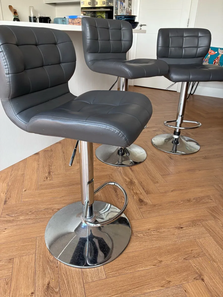 Kitchen stools - Image 3