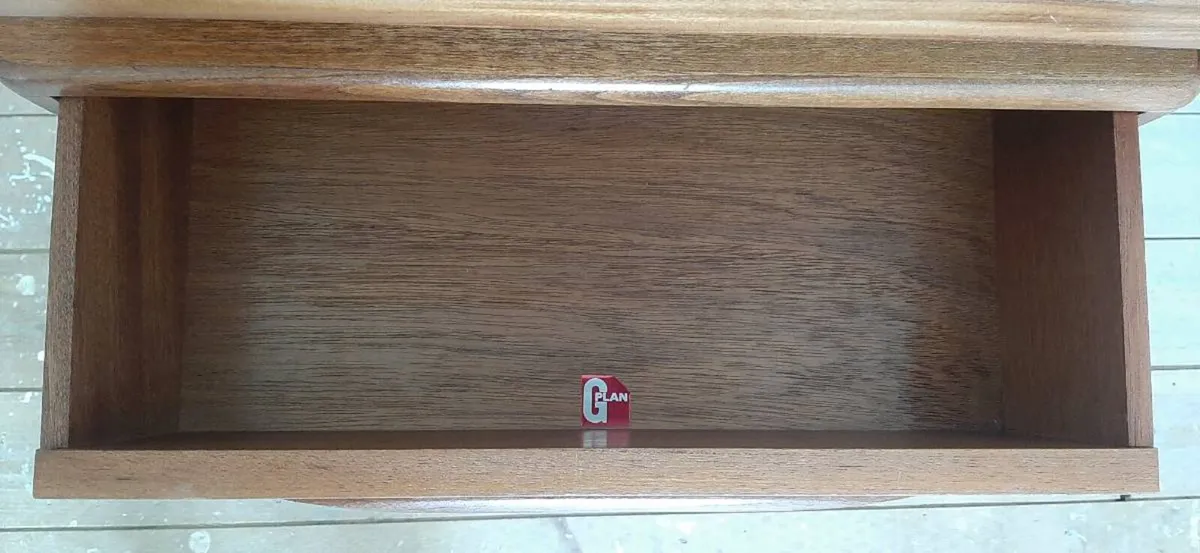 G Plan bedroom furniture - lockers and table - Image 3