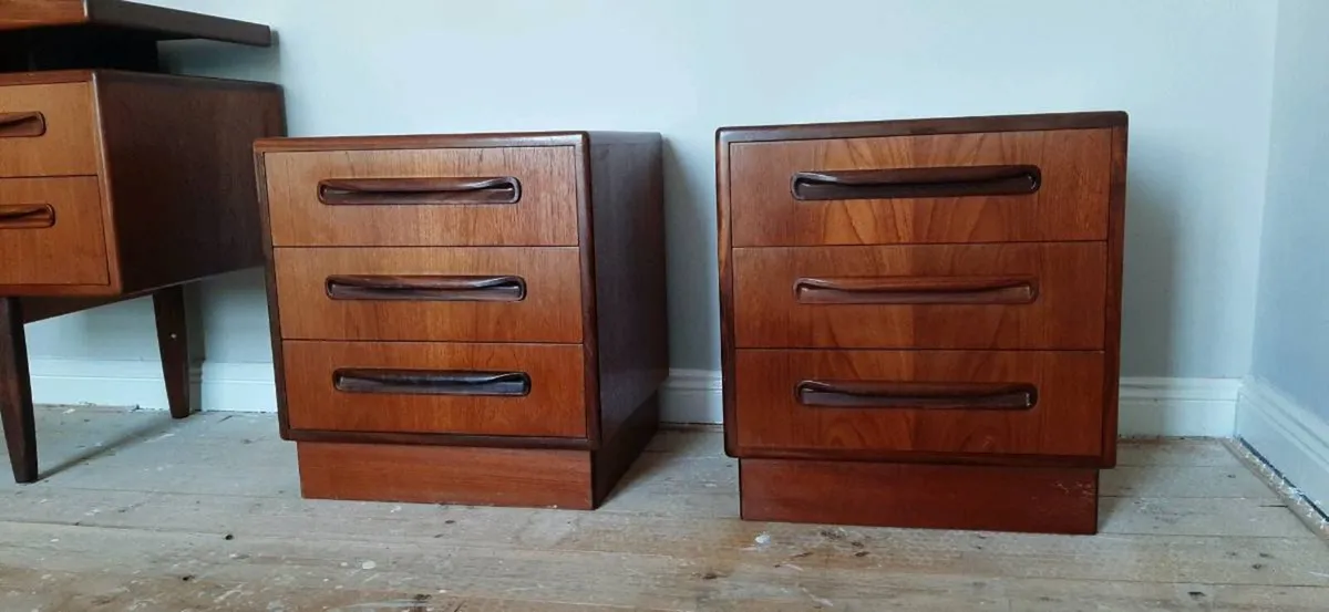 G Plan bedroom furniture - lockers and table - Image 4