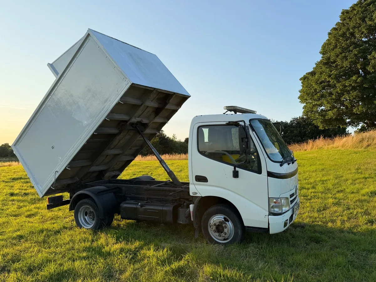 2013 Toyota Dyna tipper - Image 1