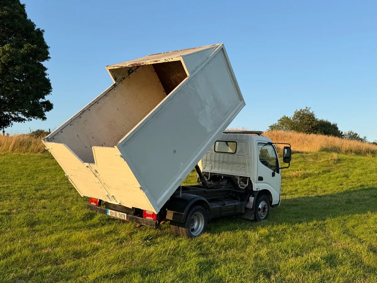 2013 Toyota Dyna tipper - Image 2