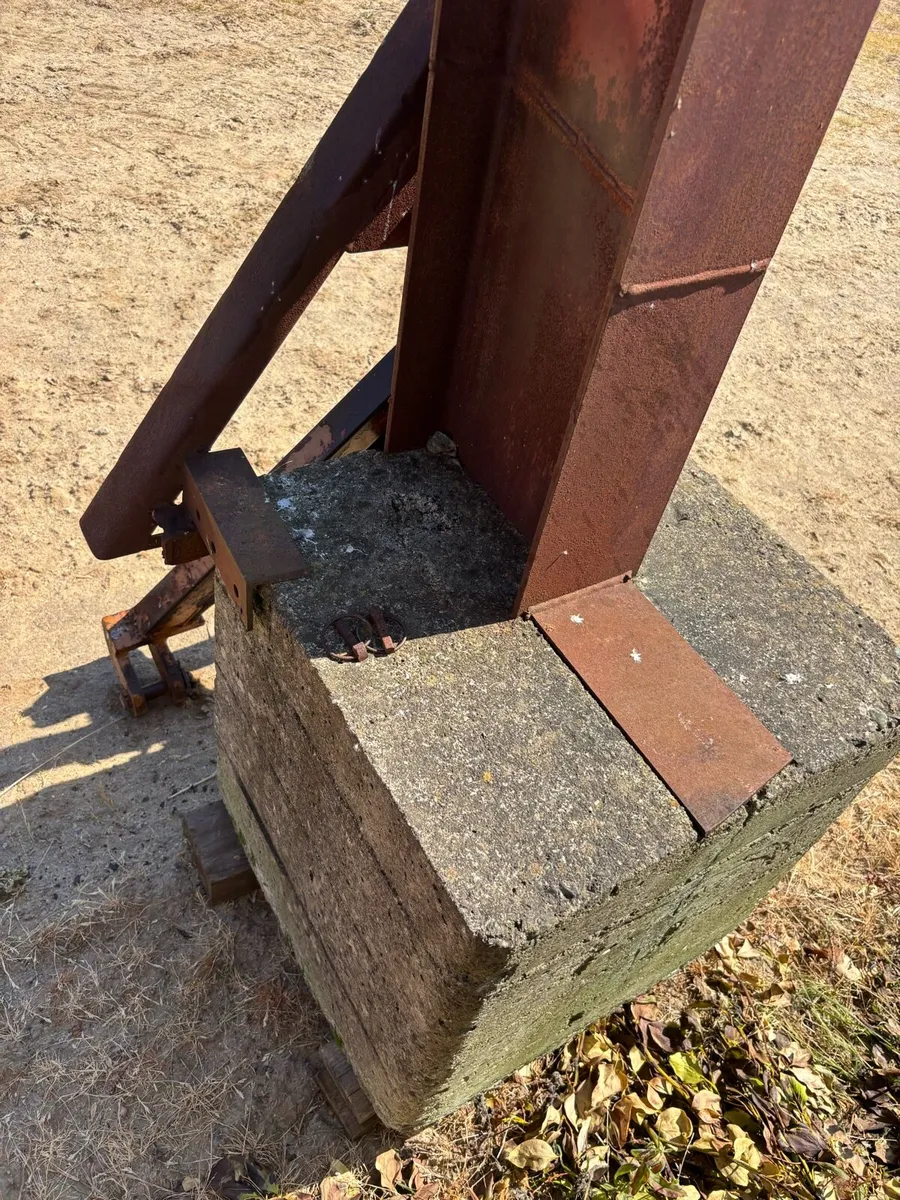 Tractor weight/ unfinished log splitter - Image 1