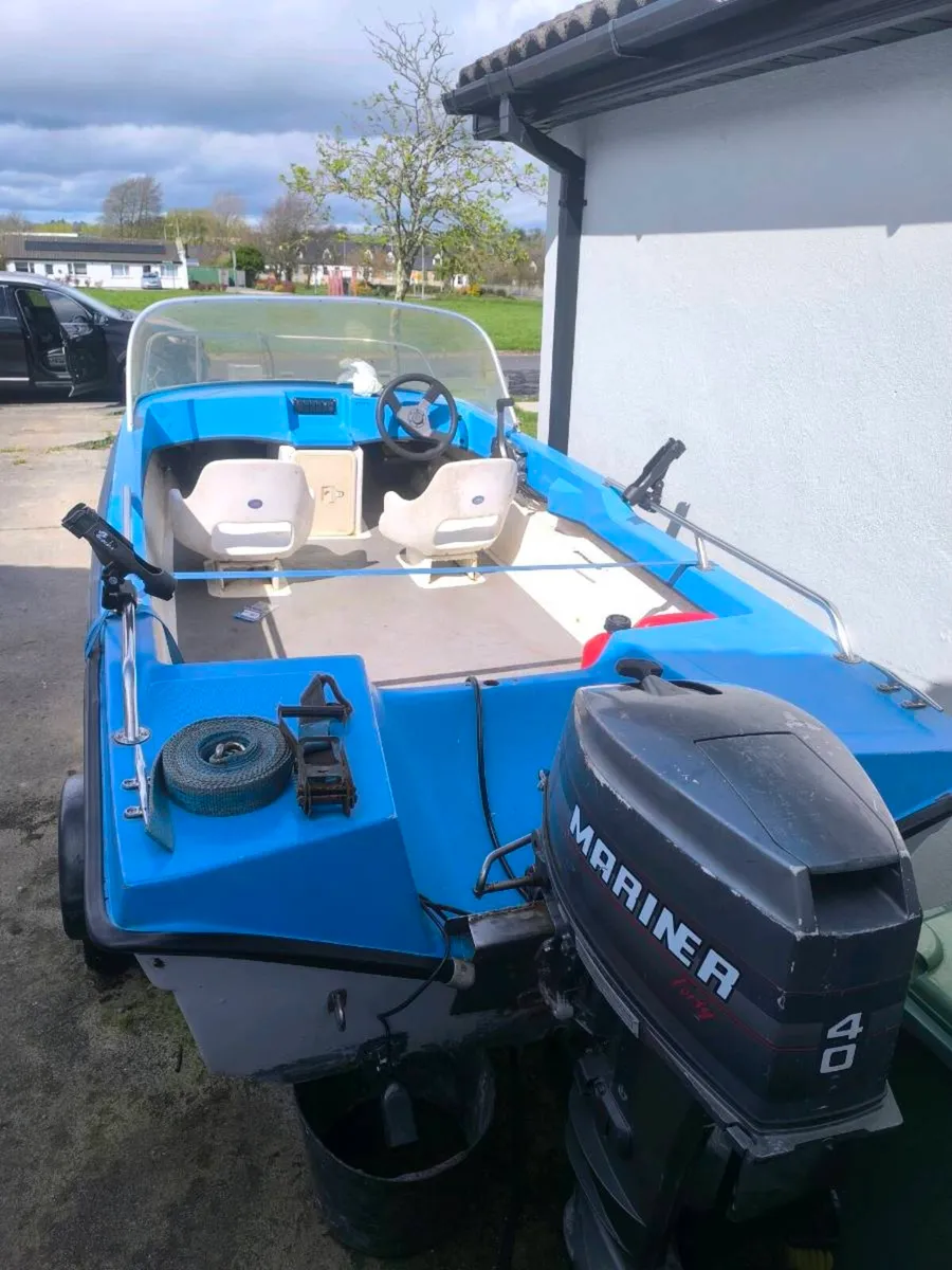 ###13ft Cathedral hull boat### - Image 1