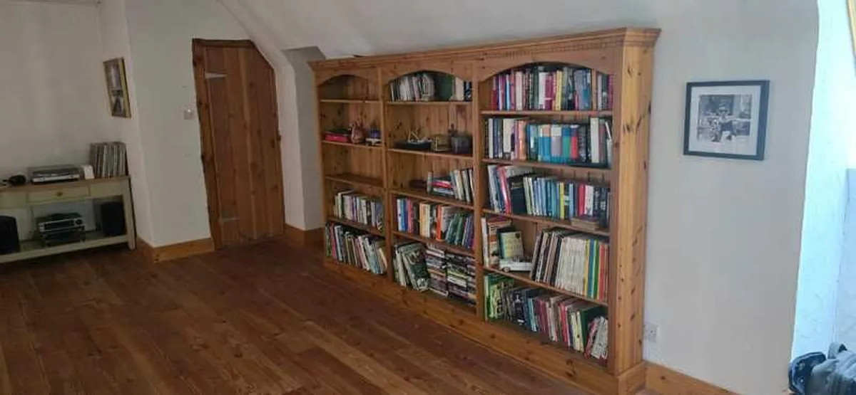 Book case - Image 1