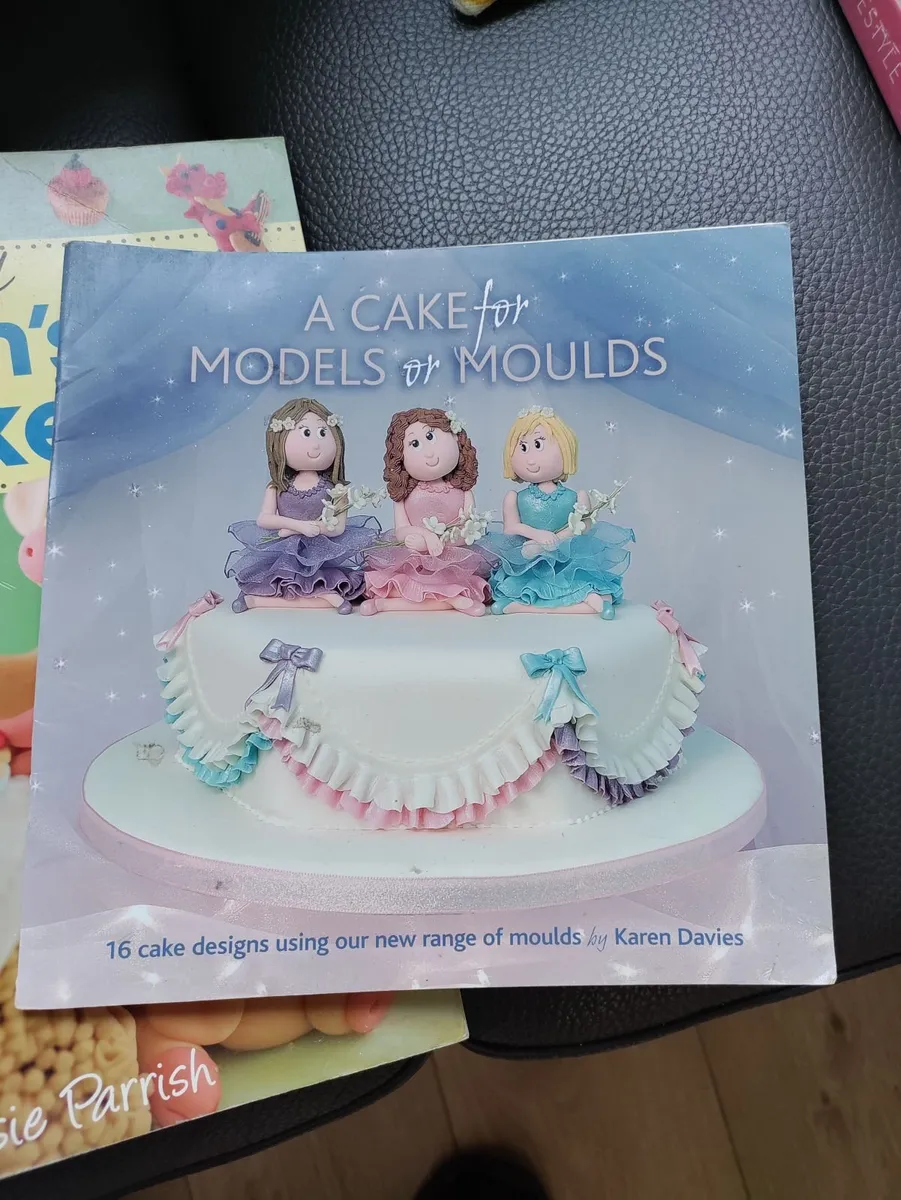 Books - Image 3