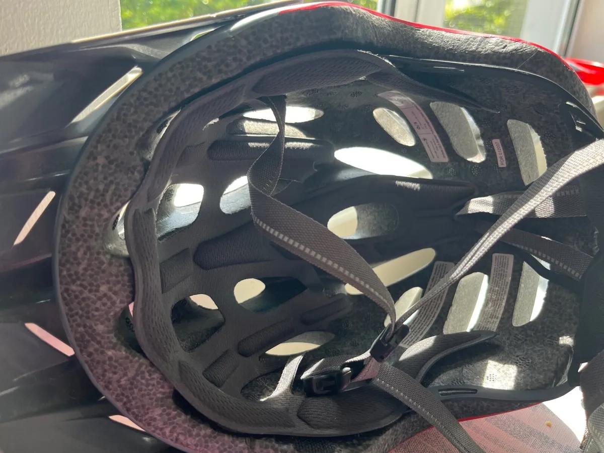 Cycling helment - Image 2