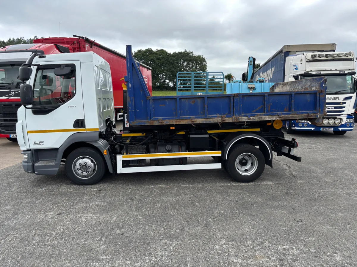 2016 DAF 7.5 ton Hook Loader Manual gear box - Image 4