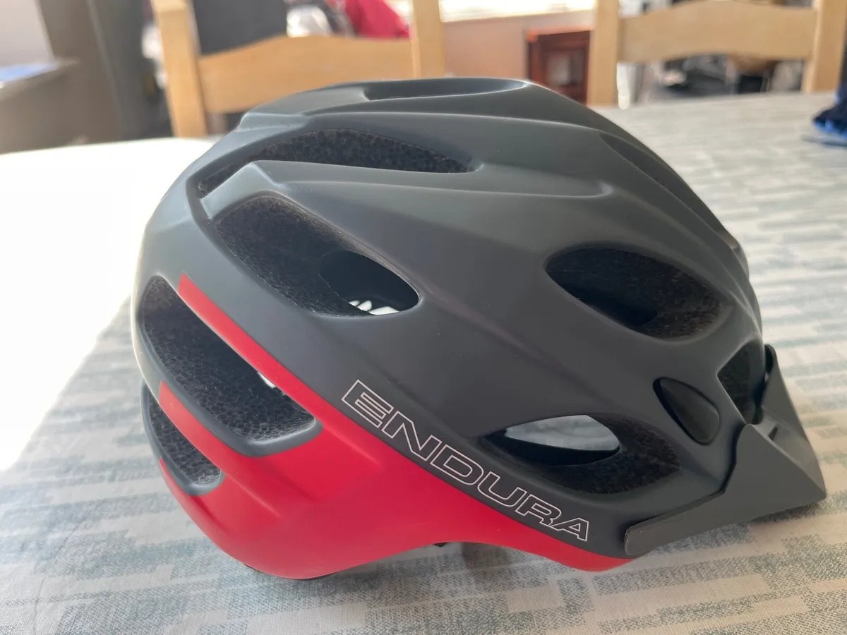 Cycling helment - Image 4