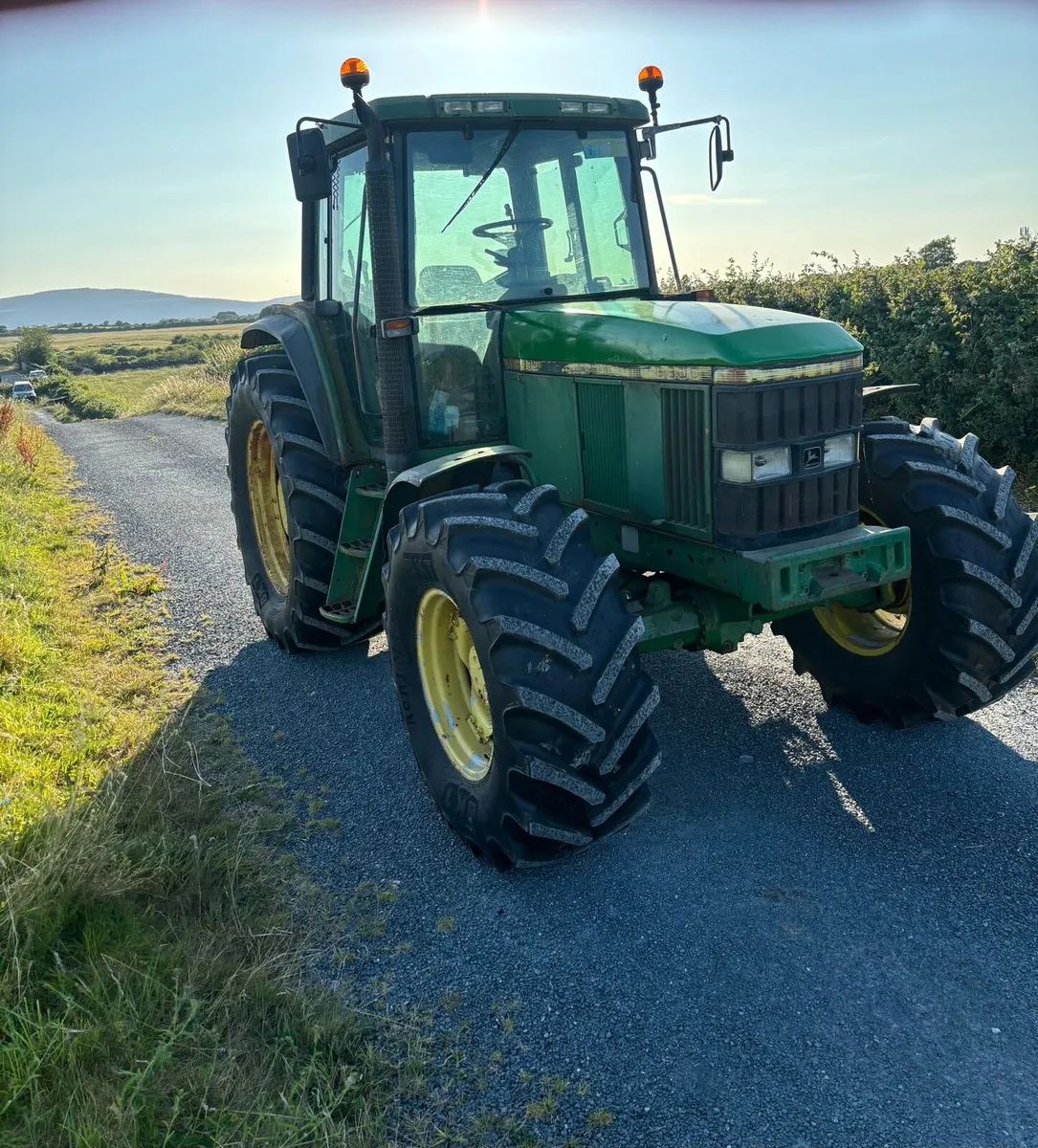 John Deere 6800 - Image 2