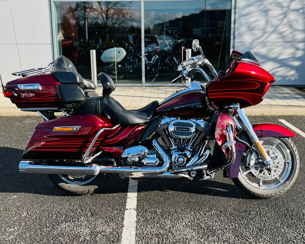 HARLEY-DAVIDSON CVO ROAD GLIDE ULTRA - Image 1