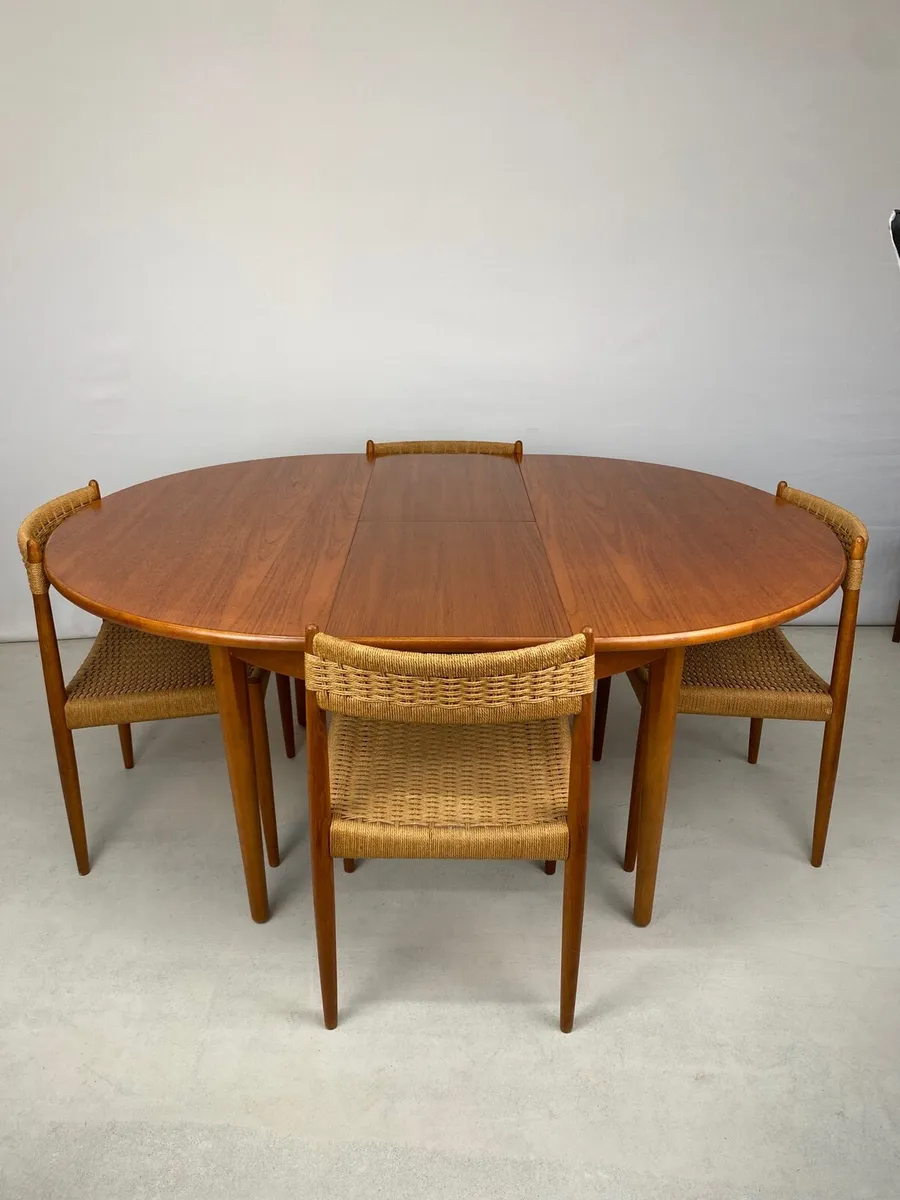 Danish Mod Century Dining Table & Chairs - Image 4