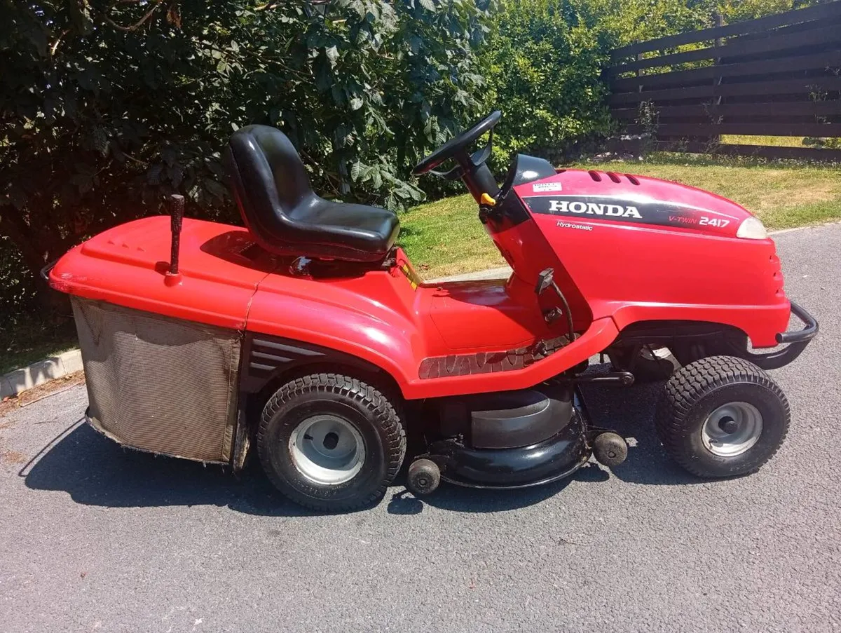 Honda Hf 2417 Ride on mower 2007 - Image 3