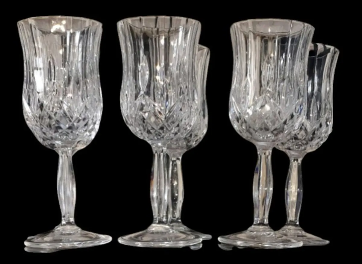 Pristine Unused Set of 6 RCR Opera Crystal Glasses - Image 2