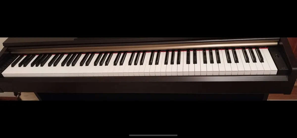 Yamaha electric piano - Image 2