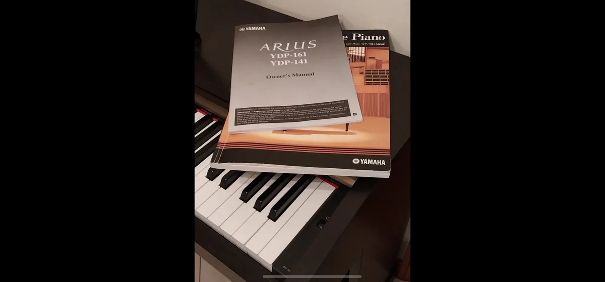 Yamaha electric piano - Image 4