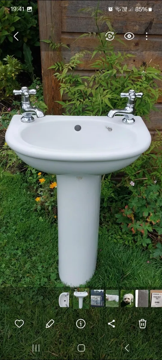 Small Sink - Image 1