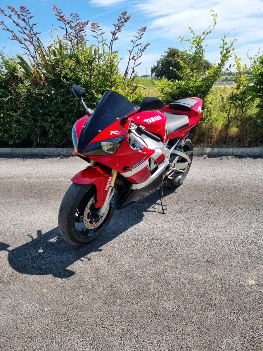 Yamaha r1 - Image 1