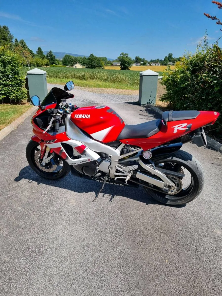 Yamaha r1 - Image 4