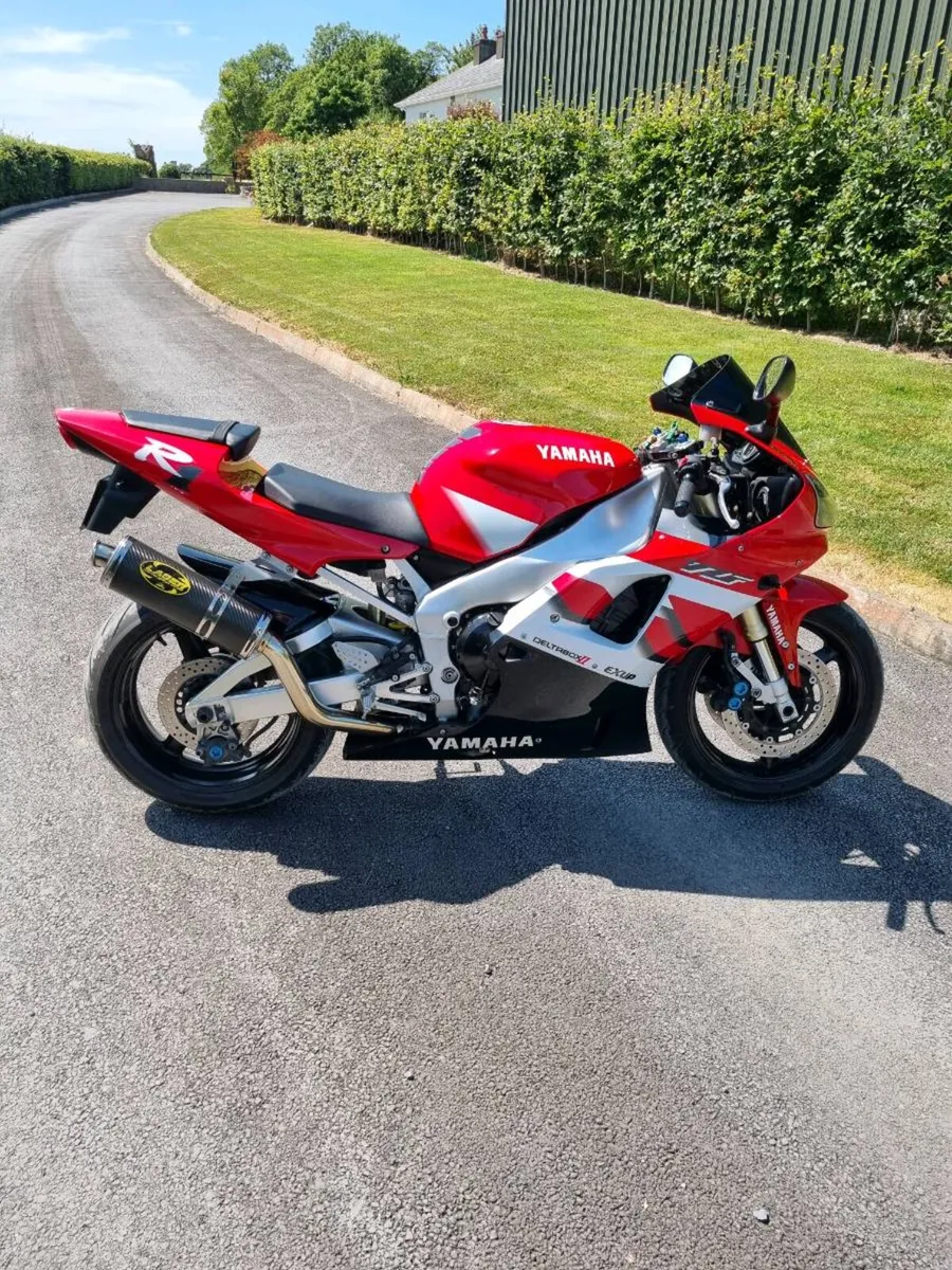 Yamaha r1 - Image 3