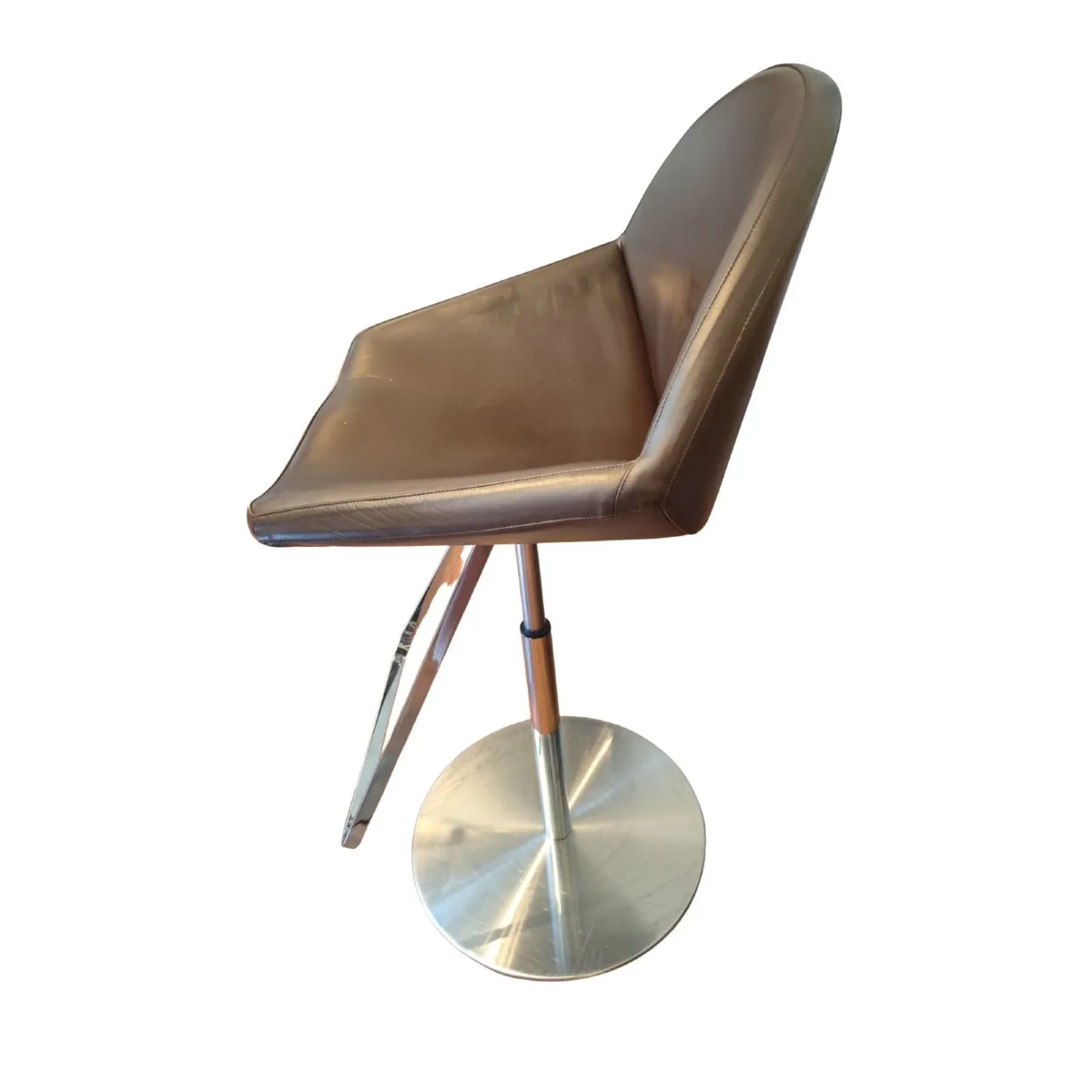 Luxury Designer Leather Adjustable Stools – set 6 - Image 4