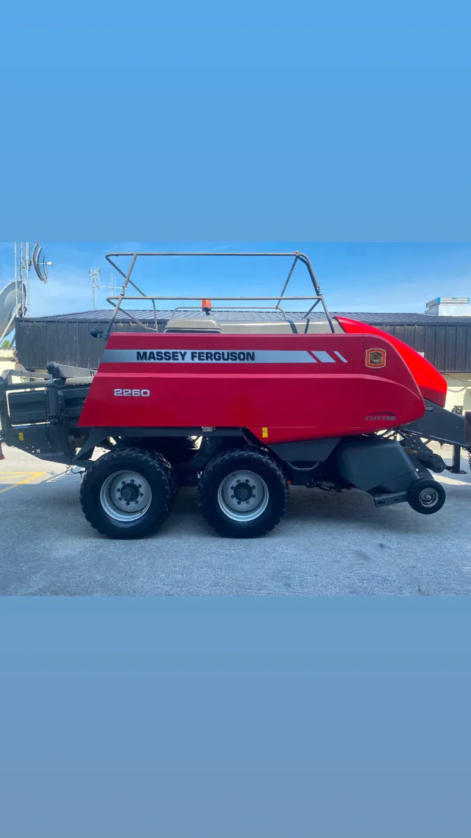 Massey square bailer 2260 - Image 2