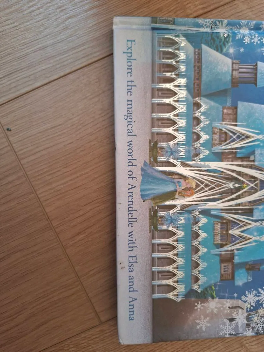 Frozen Book 'A Frozen World' - Image 2
