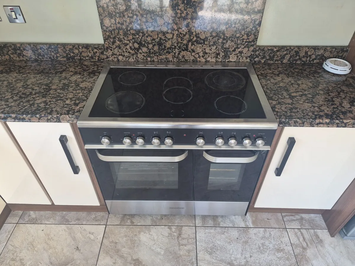 American fridge freezer,  range cooker, extractor, - Image 3