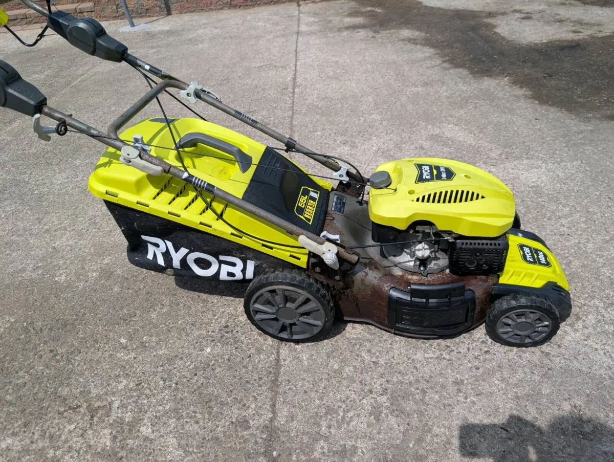 Ryobi 140cc Self-Propelled Petrol Lawnmower - Image 3